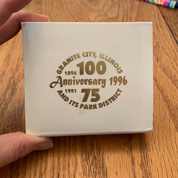 Granite City IL 1 oz .999 pure silver & 24k gold accent 100 yr anniversary coin - Picture 3 of 7